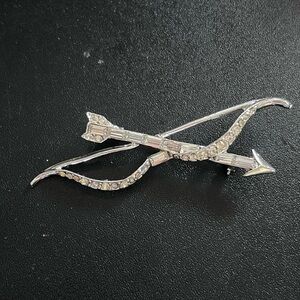 Vintage Silver Bow and Arrow Brooch   Minimalist Grandmacore pin